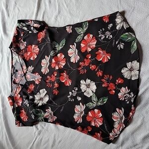 EXPRESS Black Red Floral V-neck Blouse Top XS Mint Condition